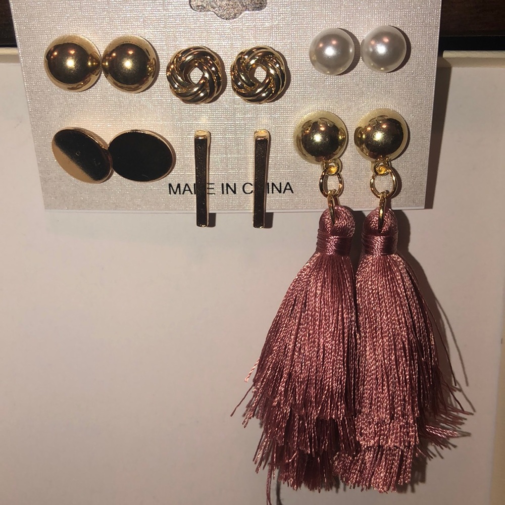 Fashion earrings 6 count